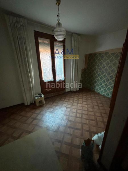 Foto f5cd786c-f539-45d3-83af-0190eebeb107. Edifici a Centro Valladolid