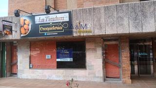 Local commercial à Calle Mateo Seoane Sobral