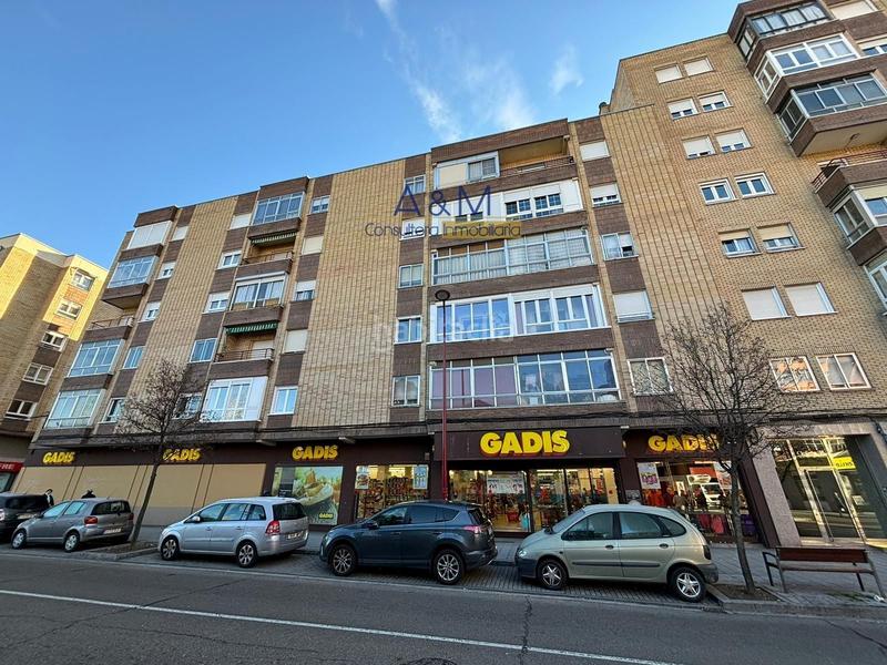 Foto b23600de-090c-43dc-9d8d-9b59e71718b8. Local comercial venta local rentabilidad cigüeña en Valladolid