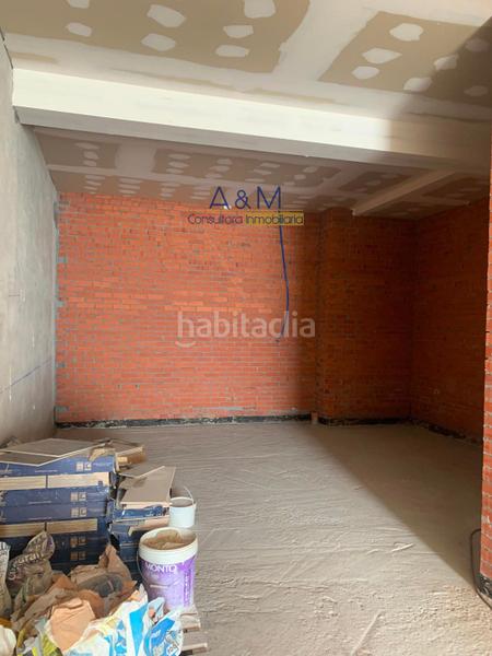 Foto 0bebc15c-7fcb-4045-bdc3-11ac5d28e0fb. Local comercial se vende local en calle simon aranda en Valladolid