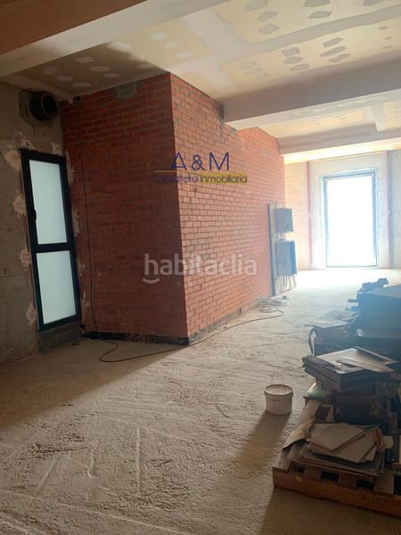 Foto c35fe0bb-9ae6-42f4-9fcc-b7500f924f28. Local comercial se vende local en calle simon aranda en Valladolid