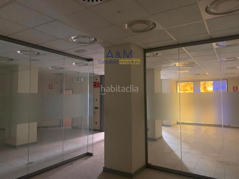 Foto 51f31c3e-06da-42f4-8ab9-1d241b6eb520. Local comercial se vende local en la calle imperial en Valladolid