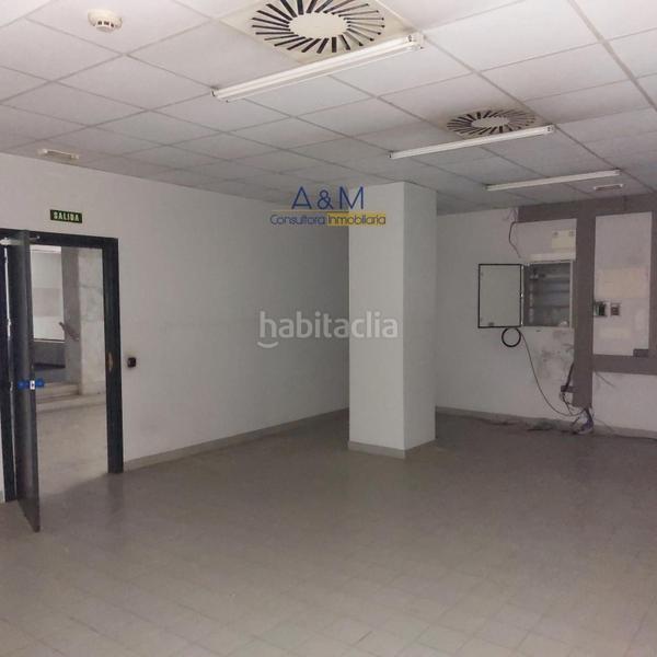 Foto d7c2070d-e474-40af-9e16-6e385bd089cb. Alquiler local comercial se alquila local en el leon, avenida de ramon y cajal en León