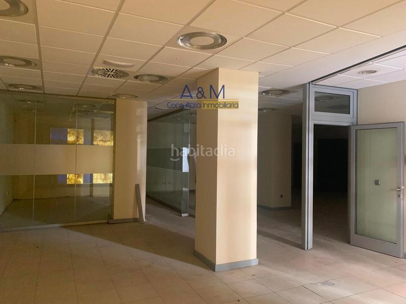 Foto 9be4464b-222a-4057-b92c-fe8ed454cf39. Alquiler local comercial en imperial 4 se alquila local en la calle imperial en Valladolid