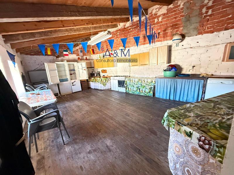 Foto 2eae1b22-1e96-4625-88c2-310c7c7d7b29. Casa en reloj 1 finca urbana con edificios en zaratan en Zaratán