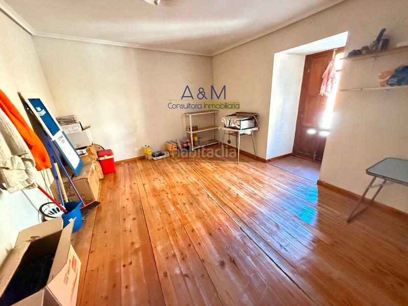 Foto bd9906f9-7734-4ddc-b2b7-ea1a229a0439. Casa en reloj 1 finca urbana con edificios en zaratan en Zaratán