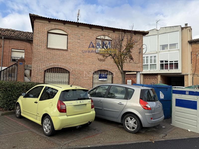 Foto d74b3dcd-60e1-4f1a-ac45-02c77aba3c66. Casa en reloj 1 finca urbana con edificios en zaratan en Zaratán