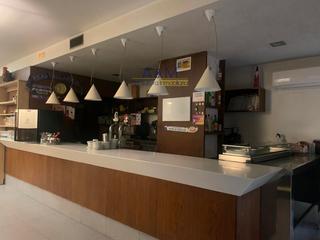 Local commercial à Calle democracia 4. Venta de bar amueblado junto clinico