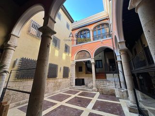 Gebäude  Correos. Venta de edificio en casco historico