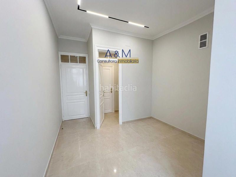 Foto ddf63d5d-4d47-42b6-a8a4-44c3a9a6ead0. Edifici a Centro Valladolid