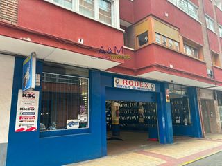 Lloguer Local Comercial  Cistérniga. Alquiler taller neumaticos semicentro