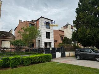 Chalet  De las acacias. Chalet individual pichon valladolid