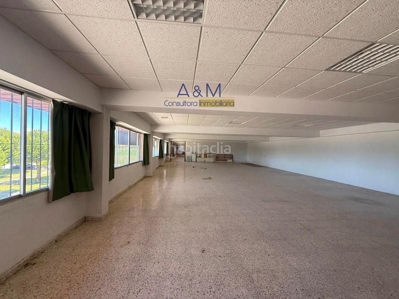 Foto 82ccbf89-88d5-4bf1-970b-28381da19ad5. Location bâtiment à usage industriel avec chauffage dans Cuéllar