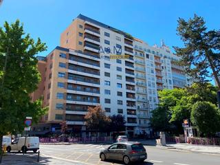 Piso  Poniente. Espectacular piso en plaza poniente con terraza de 200m2 5 dormi