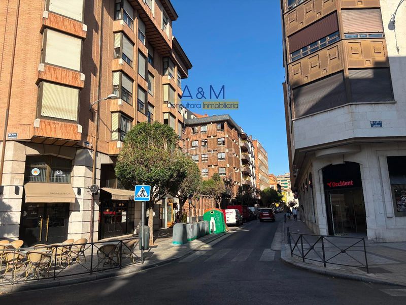 Foto 3ddd946c-9fea-41ba-b0a4-f27c64e6c27a. Local comercial a Centro Valladolid