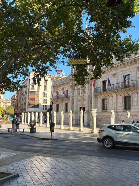 Foto 4353cb5b-80c8-41a5-bb4a-c8e1c0858085. Local comercial a Centro Valladolid