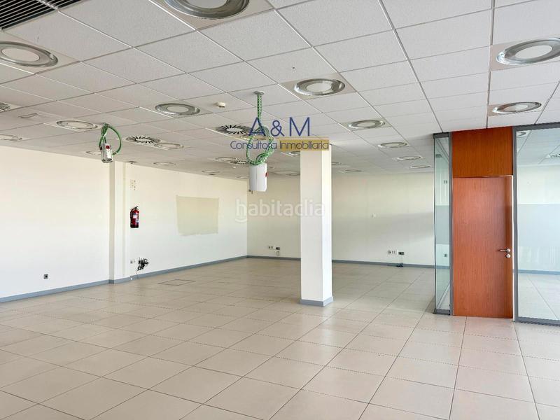 Foto 8bde221b-2d26-4fbb-a8f2-96fbdd30e92b. Rent business premise in calle aluminio 23 in Polígono San Cristóbal Valladolid