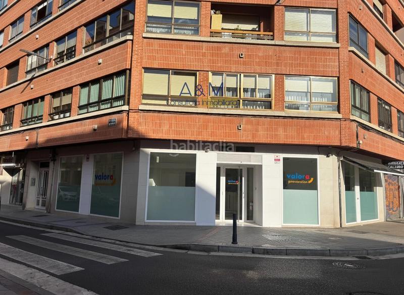 Foto 452c1fd8-edc4-4d36-8e87-3676bb36f868. Affitto locale commerciale in c/ jose maria lacort in Valladolid