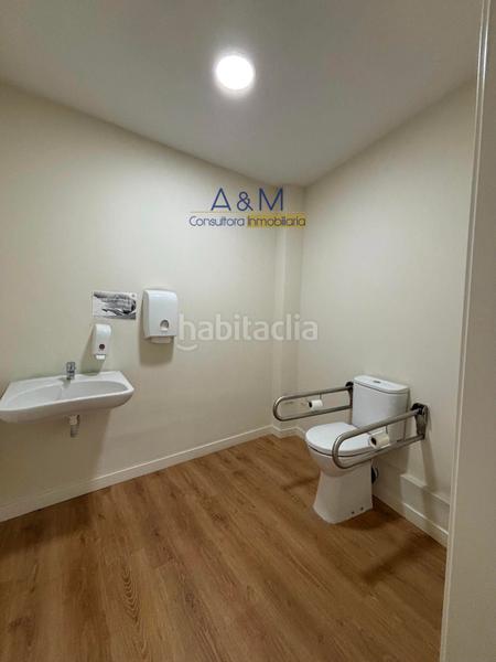 Foto 0bf276a1-4a6d-47f0-8e81-b657ec32bb51. Lloguer local comercial a c/ jose maria lacort a Valladolid