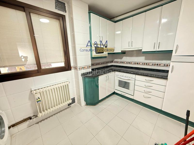 Foto 8ffe6a38-79d9-4099-9dc9-97a10426916a. Location appartement avec chauffage parking dans Parquesol Valladolid