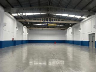 Location Bâtiment à usage industriel  Estaño. Se alquilataller nave en poligono de san cristobal 800 m2