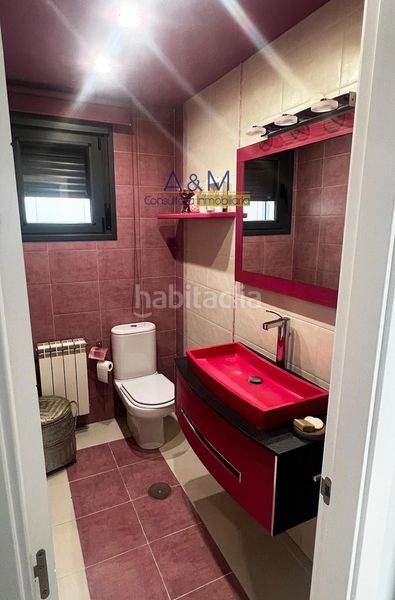 Foto 9ee0d1ab-9eb3-4c37-8a29-3516cbea5a8a. Casa pareada en atalaya 5 pareado zona vallsur alquilado en Valladolid