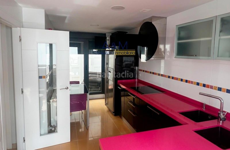 Foto a901077d-018b-4d0f-bec5-bf93a09207c6. Casa pareada en atalaya 5 pareado zona vallsur alquilado en Valladolid