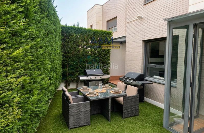 Foto cc13c99d-45cd-492f-b159-2c651c295c5a. Casa pareada en atalaya 5 pareado zona vallsur alquilado en Valladolid