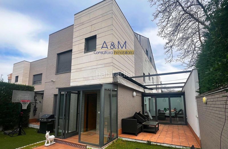 Foto e051d7ba-a12e-4e1d-a67a-e9a6ade28996. Casa pareada en atalaya 5 pareado zona vallsur alquilado en Valladolid