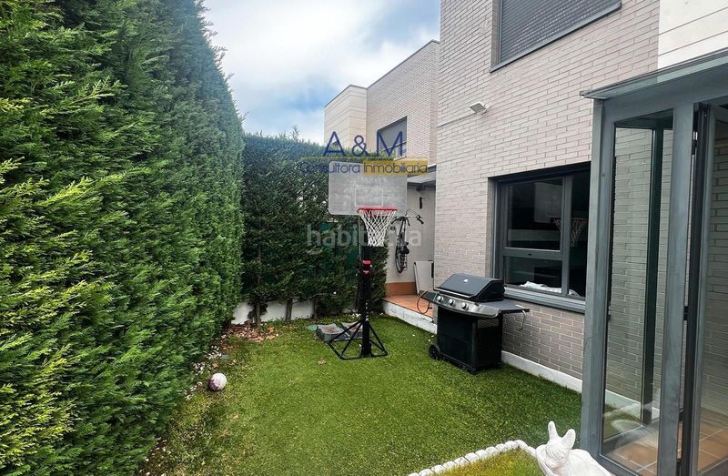 Foto ff5d3a3e-7000-4752-a6f0-27872ffd3e41. Casa pareada en atalaya 5 pareado zona vallsur alquilado en Valladolid