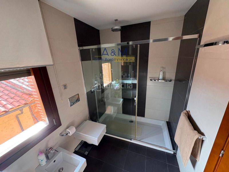 Foto da1796dd-cbc5-4828-8d21-60ff6fd92f78. Dúplex amb calefacció aparcament a Tordesillas