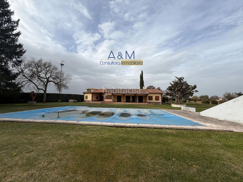 Foto 3bd39fbb-082e-4b78-a961-d81825ce95f4. Xalet amb calefacció aparcament piscina a Laguna de Duero