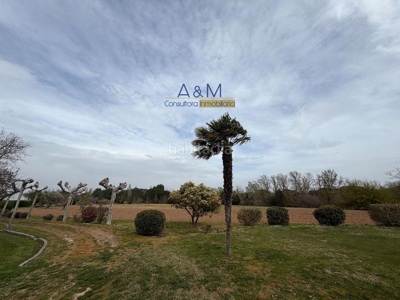 Foto baaedb05-25eb-4757-9062-9b8565c303a9. Xalet amb calefacció aparcament piscina a Laguna de Duero