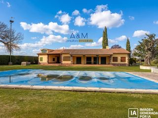 Chalet  Suecia. Chalet independiente con piscina junto bosque real