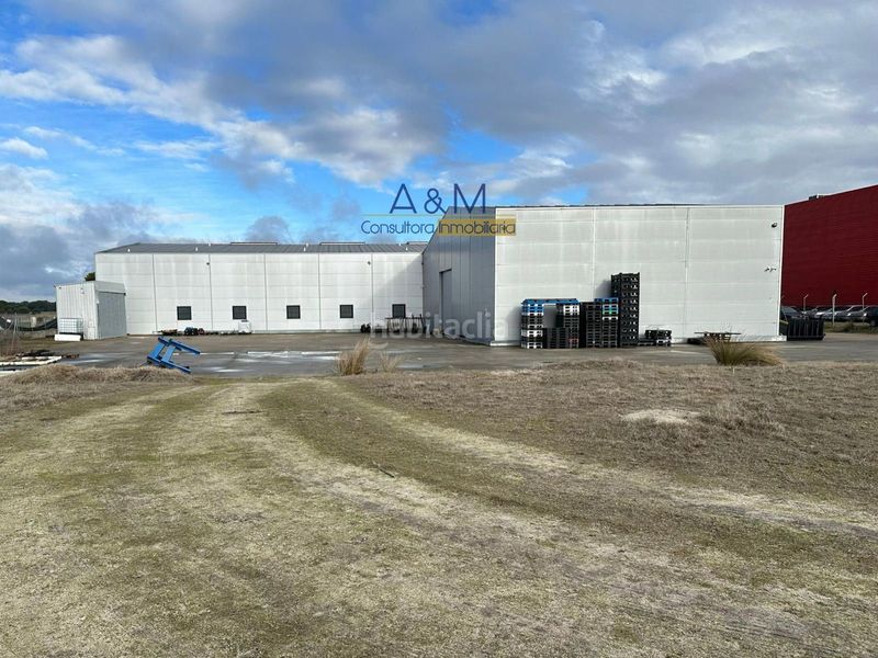 Foto a3c00b36-7568-4838-85ae-399b903eab69. Nau industrial a Mojados