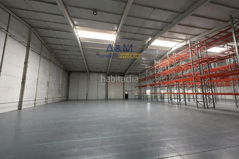 Foto fa738207-600b-408f-bc5b-a87c2d6c908d. Nau industrial a Mojados