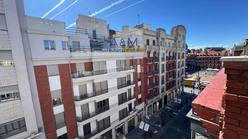 Foto b187d9a2-782b-4e7f-b8c8-cd1b7c8b1ddb. Àtic a Centro Valladolid