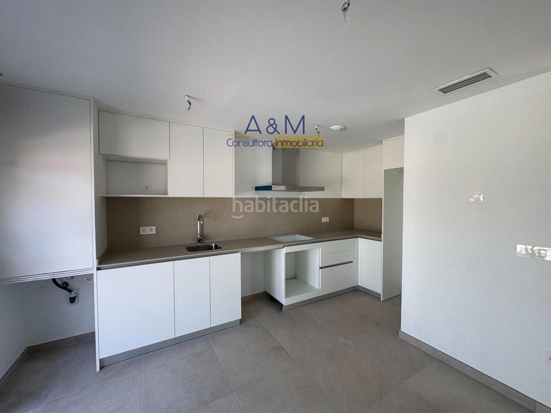 Foto 5a6aa3da-da4d-4d06-b91d-123db4732bf7. Casa aparellada amb aparcament piscina a Monte y Mar Santa Pola