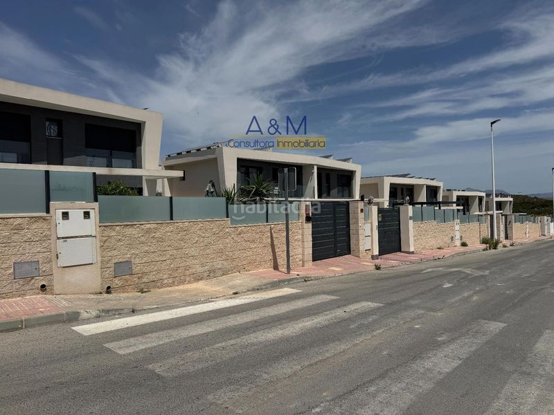 Foto 75336187-055e-420e-8c00-b4224196457d. Casa aparellada amb aparcament piscina a Monte y Mar Santa Pola