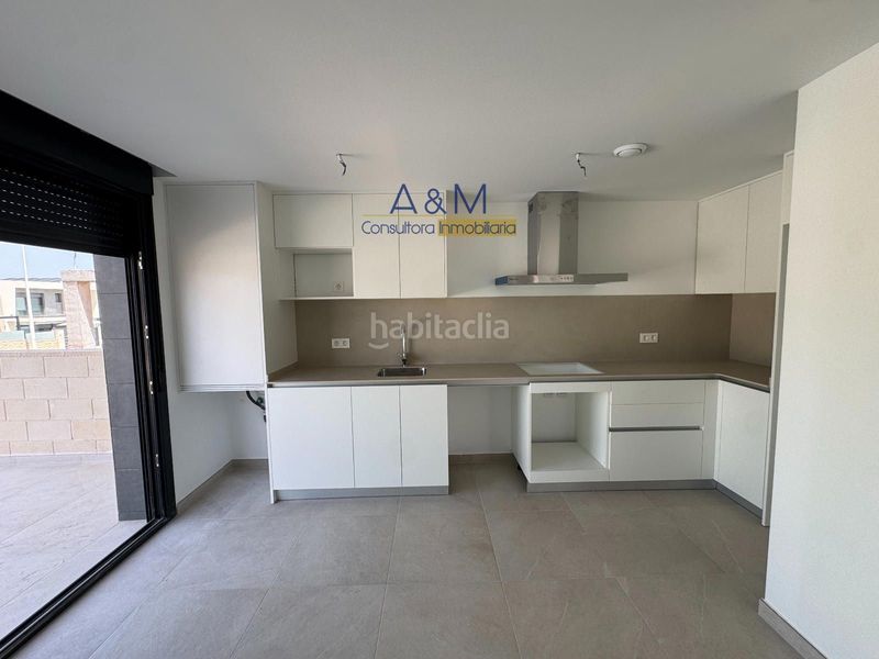 Foto a16b77ea-cce7-46bd-8ab4-f662fc84d14c. Casa aparellada amb aparcament piscina a Monte y Mar Santa Pola