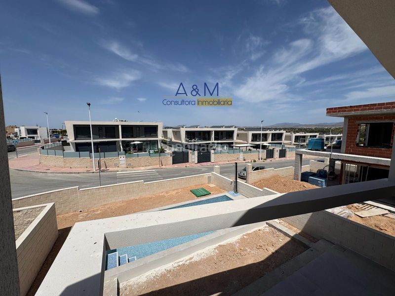 Foto d8bc60ed-de58-4434-9a6e-2b9f21991a2e. Casa aparellada amb aparcament piscina a Monte y Mar Santa Pola