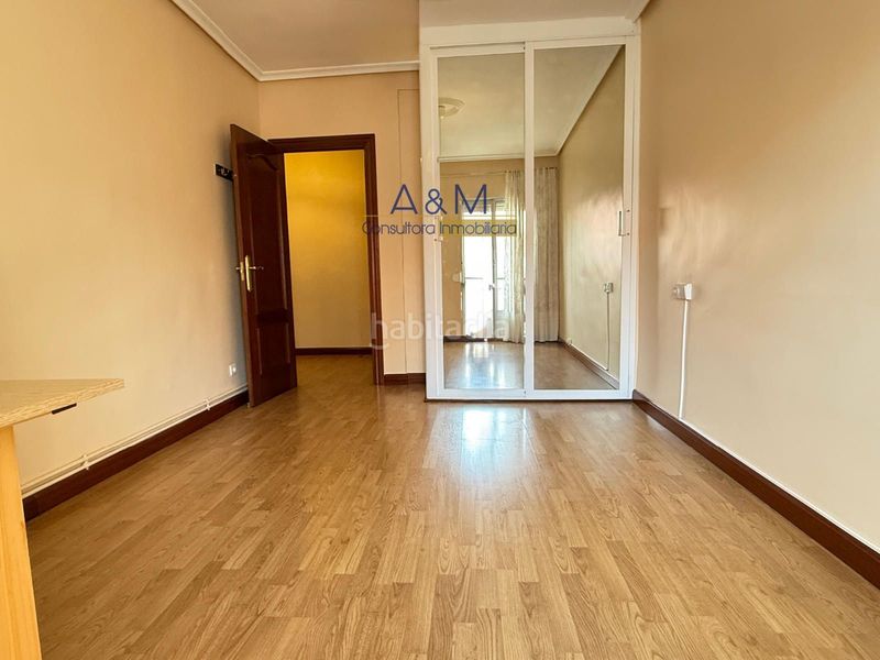 Foto 5b8fcac3-ffec-487c-ae72-e3a7b773658d. Piso vivienda calle imperial de 3 dormitorios. gastos mínimos demostrables en Valladolid