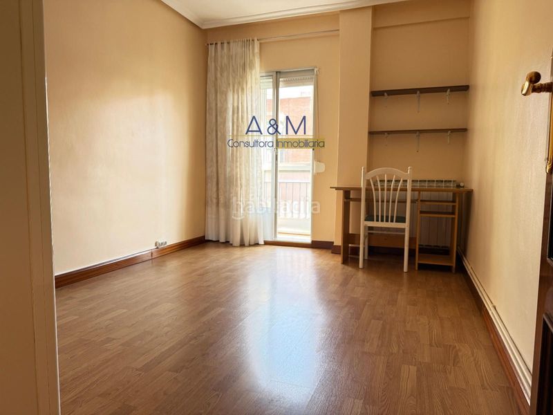 Foto dca61b10-c12c-4aa4-9b08-3d33c8e1d224. Piso vivienda calle imperial de 3 dormitorios. gastos mínimos demostrables en Valladolid