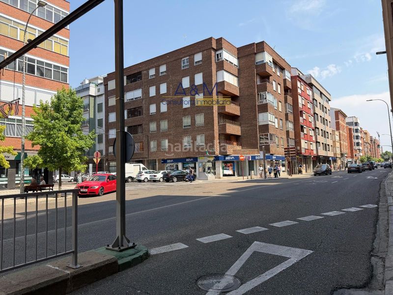 Foto 2b0c763f-d30a-4b27-94fb-19d1723be6a0. Rent business premise in avenida de santander 14 in Palencia