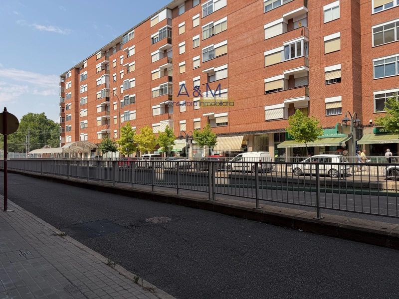 Foto b19d9dca-1ef0-4014-96b1-131356ad0dc0. Rent business premise in avenida de santander 14 in Palencia