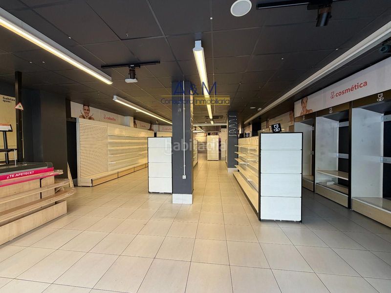 Foto d9f78c7b-0978-44f5-824f-71f9bea7ef03. Rent business premise in avenida de santander 14 in Palencia