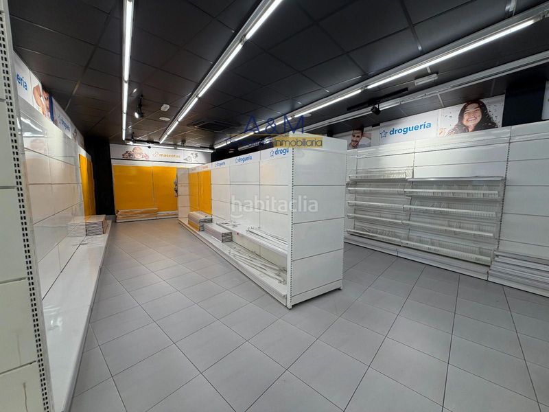 Foto eb076dba-341b-44f2-9a77-0b2b5fe82740. Rent business premise in avenida de santander 14 in Palencia