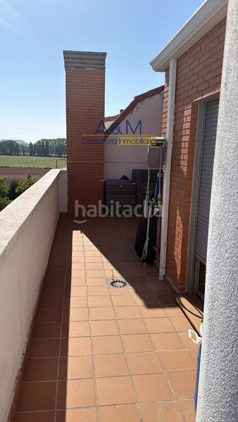 Foto 149139b1-3f4c-4104-a644-fb51ad4a1e90. Àtic amb calefacció aparcament a Parque Alameda - Paula López Valladolid