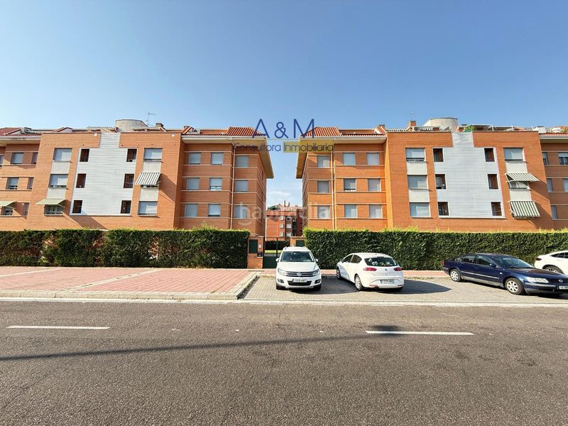 Foto c6b5574a-e8c6-4903-b012-ef321f41902f. Àtic amb calefacció aparcament a Parque Alameda - Paula López Valladolid