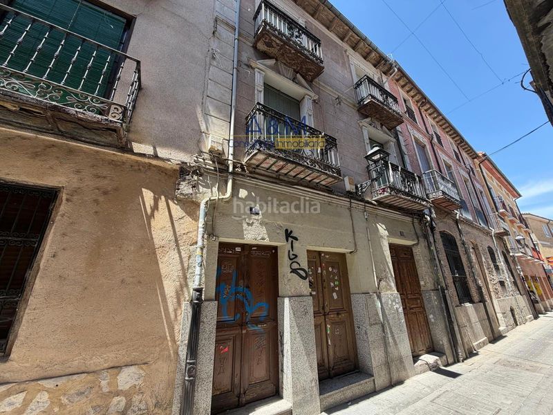 Foto d49f0e57-0f94-432d-9aa2-6be3f8496600. Edifici a Peñafiel